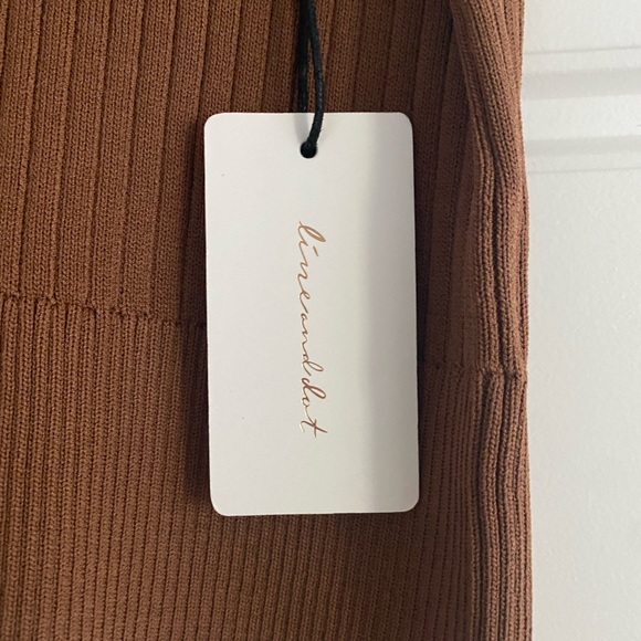 Line & Dot Lynn Ribbed Tank - Picture 4 of 4